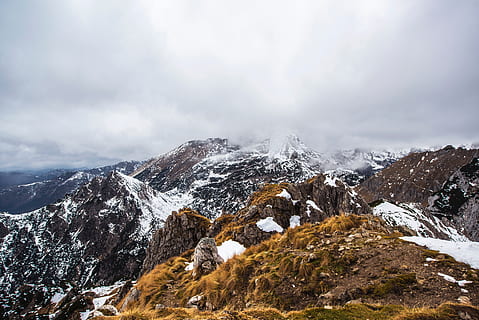 foto da paisagem, montanha, Alpes, nuvens, nublado, meio Ambiente, nebuloso, gelado, congeladas, gelo, enevoado, cadeia de montanhas, montanhas, obscuro, natureza, céu, neve, Nevado, inverno, temperatura fria, scenics - natureza, nuvem - céu, beleza na natureza, panorama, montanha coberta de neve, ninguém, dia, tranquilidade, terra, árvore, Pico da montanha, ao ar livre, 5K, CC0, domínio público, royalty free