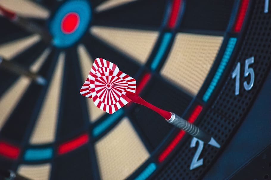rød, hvid, dart, dart bord, nøjagtighed, nøjagtig, pil, sløring, bullseye, tæt på, konceptuelle, dartskive, data, fokus, sjovt, spil, mål, hit, internet, fritid, held, rekreation, skud, dygtighed, sport, strategi, succes, ingen mennesker, sportsmål, multi farvet, fritidsaktivitet, kunstkultur og underholdning, gambling, indendørs, fritidsspil, lempelse, selektiv fokusering, konkurrence, mulighed, mønster, 4K