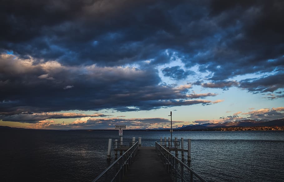 cel, núvols, llac, pontó, aterratge, vesprada crepuscular, paisatge, versoix, Ginebra, núvol - cel, aigua, bellesa a la natura, escenics - natura, mar, naturalesa, cap gent, tranquil·litat, posta de sol, moll, escena tranquil·la, arquitectura, estructura construïda, cel dramàtic, a l'aire lliure, transport, vespre, 5K