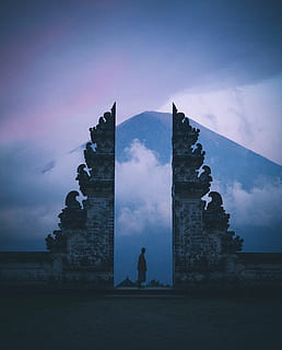 Person, Stehen, Beton, Gebäude, die Architektur, Bali, Wolken, Dämmerung, Abend, Indonesien, Wahrzeichen, Mann, Berg, Nacht-, Pura Lempuyang Tempel Bali, pura penataran agung lempuyang, Statue, Sonnenuntergang, Tourismus, Himmel, gebaute Struktur, Geschichte, die Vergangenheit, wolke - himmel, Natur, Gebäudehülle, Reiseziele, Lebensstile, echte Menschen, Freizeitbeschäftigung, eine Person, Frau, Rückansicht, uralt, Religion, 4K, CC0, gemeinfrei, lizenzfrei