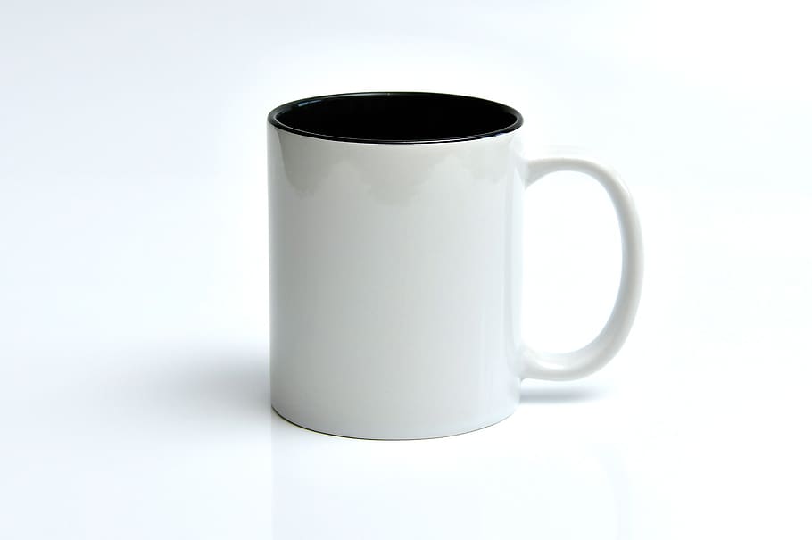 frau, beure, porcellana, líquid, tassa, set, orelles de tassa, vidre, tassa blanca, fons blanc, refresc, sol objecte, tir de l'estudi, menjar i beguda, Color blanc, tallar, tassa de cafè, a l'interior, cap gent, producte diari, còpia espai, cafè - beguda, menjar, cafè, primer pla, llet, berenar, 5K