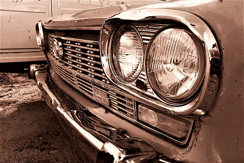 Namibia, uis, alt, klassisch, Jahrgang, Abzeichen, Auto, Grill, Vorderseite, Sepia, Licht, Glas, Metall, Motor-, Scheinwerfer, Transportmittel, Transport, Landfahrzeug, Kraftfahrzeug, Retro-Stil, Tag, Oldtimer, Nahansicht, keine Leute, draußen, Fokus auf den Vordergrund, Lichtanlage, Vorderansicht, Chrom, glänzend, 2K, CC0, gemeinfrei, lizenzfrei