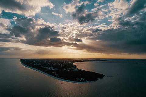 Vogel, Augenfotografie, Insel, Strand, Wolken, Wolkengebilde, Dämmerung, Abend, High Angle Shot, Ozean, draußen, Reflexion, Meer, seelandschaft, Silhouette, Himmel, Himmelslandschaft, Sonne, Sonnenuntergang, Reise, Wasser, wolke - himmel, Szenen - Natur, Horizont über Wasser, Schönheit in der Natur, Horizont, Ruhe, ruhige Szene, Natur, Land, Wasserfahrzeug, keine Leute, Transport, idyllisch, 5K, CC0, gemeinfrei, lizenzfrei