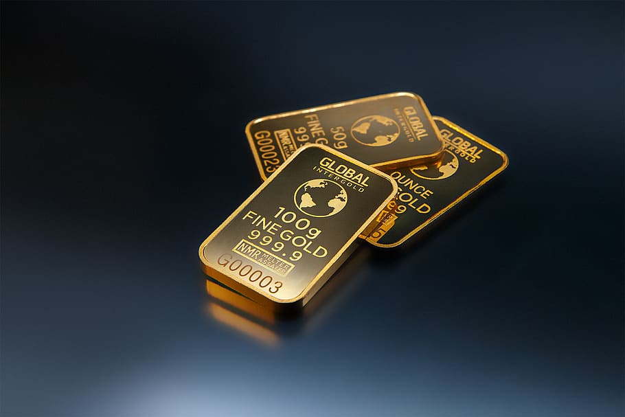 tři, zlaté cihly, temný, Pozadí, tyče, komerce, měna, finance, finanční, zlato, příjem, investice, úspory, symbol, bohatství, ingot, studio shot, podnikání, luxus, uvnitř, hojnost, nikdo, úspěch, zlaté barvy, černé pozadí, lesklý, kopie prostor, kov, přinášející domů slaninu, bezpečnost, vydělávat peníze, nákladů, 1080P