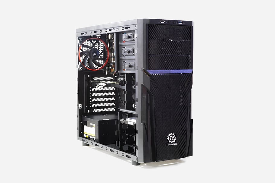 schwarzer Computerturm, Technologie, Verbindung, weißer Hintergrund, Studioaufnahme, ausgeschnitten, drinnen, Ausrüstung, Kommunikation, Festplatte, Computer, Stillleben, keine Leute, Computerteil, Musik-, Telekommunikationsausrüstung, Computerausrüstung, Nahansicht, Elektronik-Industrie, einzelnes Objekt, elektrische Ausrüstung, Verbindungsblock, Netzteil, 4K
