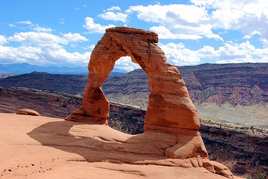 arc delicat, arc, delicada, utah, moab, erosió, paisatge, gres, cel, arcs, nacional, parc, naturalesa, escènic, desert, a l'aire lliure, formació, àrid, rock, geologia, sud-oest, vermell, pedra, muntanyes, natural, formació de roca, rock - object, núvol - cel, bellesa a la natura, escenics - natura, escena tranquil·la, destinacions de viatge, tranquil·litat, sòlid, geografia física, escena no urbana, viatjar, arc natural, dia, remot, cap gent, clima, clima àrid, erosionat, 2K