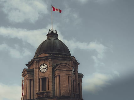 clădire, arhitectură, turn, Turnul cu Ceas, Canada, orașul quebec, ora, Frontenac, drapeau canada, Quebecului, pavilion canada, steag, simbol, dom, ceas, parlament, oficiu postal, monument, emblemă, urban, cer, nor - cer, construită, exteriorul clădirii, vedere unghiulară joasă, natură, patriotism, nici o persoana, călătorie, zi, destinații de călătorie, trecutul, istorie, secțiune înaltă, religie, guvern, 4K, CC0, domeniu public, fără drepturi de autor