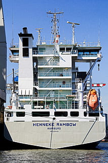 enviar, cargador, barco mercante, logística, envase, carga, Puerto, agua, transporte, mar, exportar, importar, Envío, hamburg, tecnología, grúas, Elba, Oceano, barco náutico, modo de transporte, amarrado, naturaleza, cielo, frente al mar, crucero, día, nadie, embarcaciones de pasajeros, muelle, luz del sol, Transporte de carga, al aire libre, lujo, velero, industria pesquera, yate, 4K, CC0, dominio público, libre de derechos