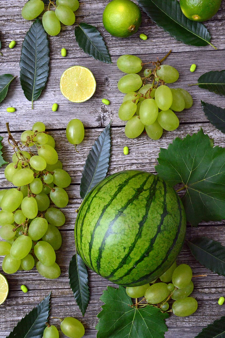 verd, meló, fruita, síndria, menjar, vitamines, bé, madura, Lima, raïm, sucós, suculent, deliciós, bio, fresc, alimentació saludable, menjar i beguda, benestar, frescor, color verd, vista d’angle alt, natura morta, cap gent, dia, part de la planta, full, contenidor, gran grup d'objectes, elecció, abundància, a l'aire lliure, cistella, naturalesa, fulles, 5K