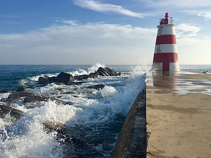 nori, cer, ocean, far, dig, roci, stropirii, apă, valuri, bălăceală, mare, coastă, orizont, îndrumare, orizontul peste apă, mişcare, plajă, val, turn, frumusețe în natură, natură, zi, Siguranță, scenice - natura, construită, teren, arhitectură, nici o persoana, în aer liber, putere în natură, 2K, CC0, domeniu public, fără drepturi de autor