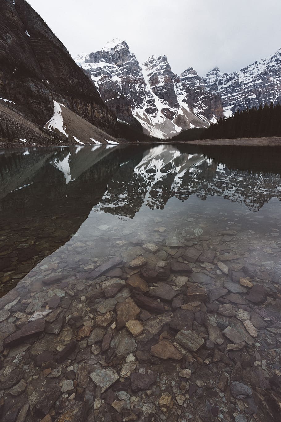 vand, afspejle, afspejling, landskab, udendørs, vild, sne, bjerge, rockies, vinter, sø, flod, bæk, strøm, fotografering, bjerg, kold temperatur, scenics - natur, rolig scene, ro, skønhed i naturen, dag, natur, ingen mennesker, ikke-urbane scene, klippe, solid, bjergkæde, is, snedækket bjerg, overfladisk, 5K