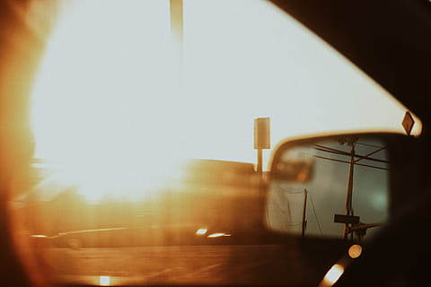 oglindă laterală, lampă, vehicul, transport, iluminat, ușoară, semnal luminos, oglindă, maşină, avioane, fum, activități de agrement, aventură, oglinda auto, balustradă, motor, asfalt, zbor, în interior, nici o persoana, absență, mișcare încețoșată, selectiv, mişcare, masa, echipamente de iluminat, fereastră, muzică, lampă electrică, studio, Afaceri, camera de zi, arta culturii și divertismentului, transparent, natură moartă, tehnologie, a închide, ochelari, 5K, CC0, domeniu public, fără drepturi de autor