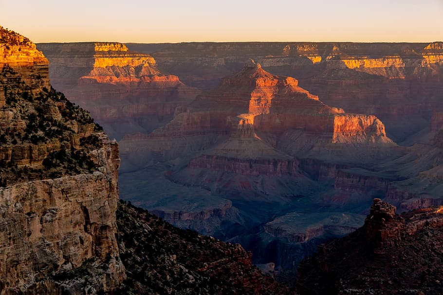 catene montuose, natura, all'aperto, montagna, arte, pittura, valle, altopiano, canyon, mesa, scogliera, parco nazionale del Grand Canyon, natura selvaggia, acqua, mare, vita marina, oceano, animale, scenario, terra, formazione rocciosa, roccia, roccia - oggetto, solido, scenics - natura, destinazioni di viaggio, bellezza nella natura, scena tranquilla, scena non urbana, geologia, viaggio, geografia fisica, cielo, la tranquillità, nessuno, tramonto, idilliaco, eroso, formazione, clima arido, 5K