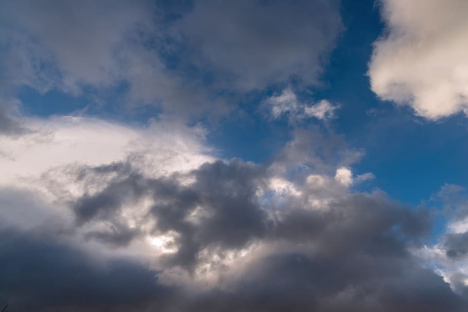 Himmel, Wolke, Trübung, Blau, Wetter, Atmosphäre, Kumulus, wolke - himmel, Schönheit in der Natur, Flachwinkelansicht, Szenen - Natur, Ruhe, Natur, keine Leute, Tag, ruhige Szene, Hintergründe, Wolkengebilde, draußen, weiße Farbe, Dramatischer Himmel, idyllisch, Umgebung, bedeckt, Meteorologie, 4K