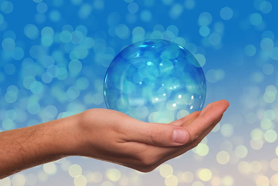 mà, mantenir, pilota, bokeh, borrós, dit, present, presentació, oferta, bombolla, mà humana, part del cos humà, una persona, esfera, celebració, blau, bola de vidre, persona irreconeixible, primer pla, vidre - material, transparent, dit humà, centrar-se en primer pla, part del cos, persones reals, forma, naturalesa, compost digital, extremitat humana, 2K