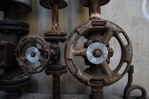 two gate valves, rust, germany, vogelsang, animal, snake, reptile, rusty, pipes, valve, old, machine, bronze, plumbing, drive shaft, cylinder, gear, light fixture, pipeline, safe, flugelhorn, metal, machinery, machine part, equipment, industry, close-up, no people, indoors, focus on foreground, manufacturing equipment, factory, day, circle, geometric shape, technology, machine valve, business, deterioration, wheel, industrial equipment, 5K, CC0, public domain, royalty free