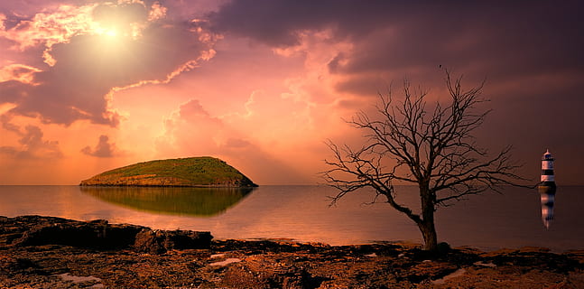 Oceano, nubes, costa, árbol, faro, playa, mar, isla, vacaciones, naturaleza, paraíso, relajación, puesta de sol, cielo, oscuridad, relajarse, descanso, Dom, rayos, silueta, Abendstimmung, agua, nube - cielo, belleza en la naturaleza, paisajes - naturaleza, tranquilidad, escena tranquila, nadie, tierra, cielo dramático, idílico, rock, roca - objeto, reflexión, al aire libre, 5K, CC0, dominio público, libre de derechos