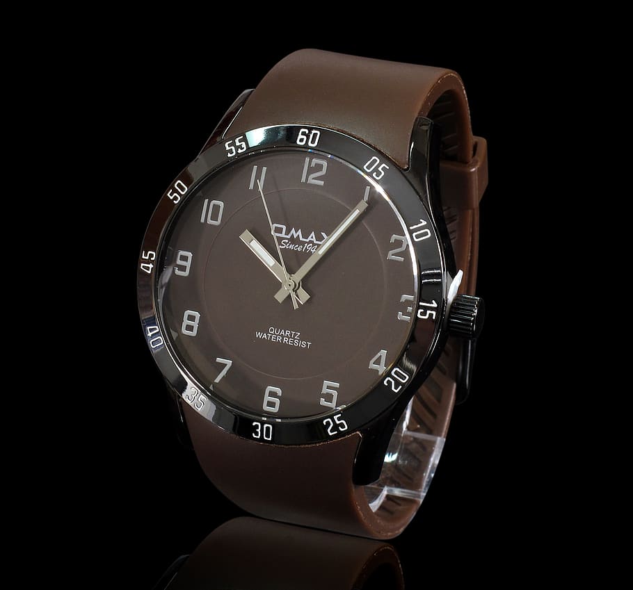 braun, Leder, Gurt, omax analog, sehen, Zeit, Armbanduhr, Nummer, schwarzer Hintergrund, Uhr, Nahansicht, Studioaufnahme, menschliches Körperteil, drinnen, Richtigkeit, eine Person, menschliche Hand, Reichtum, Körperteil, ausgeschnitten, Hand, Minutenzeiger, Luxus, Männer, persönliches Accessoire, Handgelenk, Stoppuhr, menschliches Glied, die Zeit überprüfen, 2K