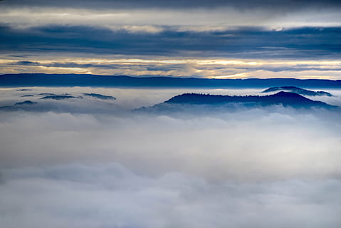 landskab, vinter, bjerg, Sky, overskyet, tåge, himmel, aften, clermont ferrand, Frankrig, Europa, sky - himmel, scenics - natur, skønhed i naturen, ro, cloudscape, rolig scene, ingen mennesker, idyllisk, natur, dramatisk himmel, solnedgang, udendørs, miljø, luftfoto, fluffy, majestætisk, over, blødhed, 5K, CC0, offentligt domæne, royaltyfrie