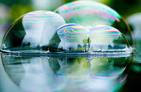sæbebobler, spejling, afspejling, sjovt, vand, bolde, eksperimentel, sæbeboble, makro, makrofotografering, bokeh, selektiv fokusering, sfære, boble, ingen mennesker, multi farvet, natur, gennemsigtig, skrøbelighed, tæt på, sårbarhed, skinnende, dag, udendørs, sæbe sud, bevægelse, krystalkugle, 5K, CC0, offentligt domæne, royaltyfrie