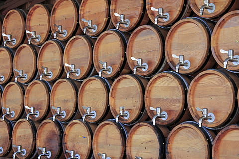 kegs, barrel, crane, pattern, wine, preparation, in a row, large group of objects, wood - material, side by side, full frame, arrangement, no people, abundance, repetition, indoors, backgrounds, brown, order, day, retail, still life, food and drink, high angle view, for sale, shape, 5K, CC0, public domain, royalty free