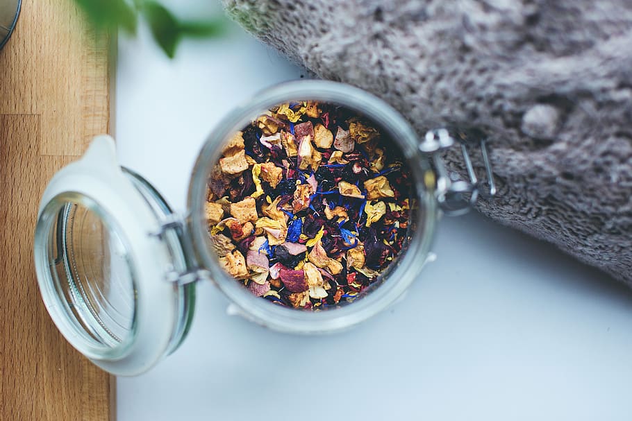 selektiv, fokus, klar, glaskrukke, hvid, overflade, krukke, te, mad og drikke, mad, sund kost, morgenmad, granola, velvære, frugt, måltid, spise redskaber, morgenmadsprodukt, sund livsstil, tørret frugt, friskhed, skål, køkkenredskaber, drikke, ske, tørret mad, møtrik - mad, nød, rosin, porcelæn, veganer, 4K