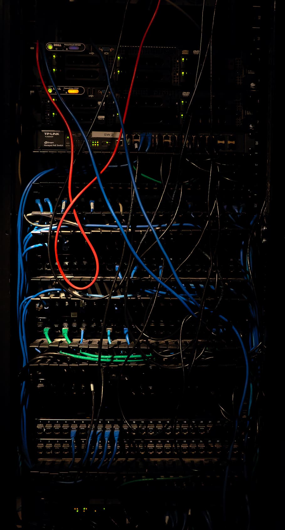 serveru, technologie, Internet, počítačů, hostování, spojení, složitost, kabel, sdělení, nikdo, počítačová síť, uvnitř, elektřina, počítač, bezdrátové technologie, síťového serveru, zdroj napájení, detail, svítí, temný, noc, počítačový kabel, data, elektrické zařízení, 4K