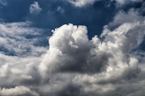 moln, molnig, himmel, meteorologi, stackmoln, moln - himmel, skönhet i naturen, scenics - natur, vit färg, lågvinkelvy, bakgrunder, inget folk, natur, clouds, dag, utomhus, lugn, dramatisk himmel, mulen, blå, fluffig, solljus, miljö, olycksbådande, 5K, CC0, offentligt domän, royaltyfria