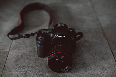 schwarz, canon eos 5, 5d, Kamera, Elektronik, Gurt, Digitalkamera, Fotografie, Objektivkappe, Kameraobjektiv, Videokamera, Turm, Kirchturm, die Architektur, Gebäude, Maschine, Rad, gesprochen, Leichtmetallfelge, Finger, Adapter, Spiral-, Fotografie-Themen, Kamera - Fotoausrüstung, Technologie, Fotoausrüstung, drinnen, Bodenbelag, Fotografieren, High Angle View, Nahansicht, Objektiv - optisches Instrument, keine Leute, Aktivität, Stillleben, schwarze Farbe, einzelnes Objekt, Fokus auf den Vordergrund, modern, Spiegelreflexkamera, 5K, CC0, gemeinfrei, lizenzfrei
