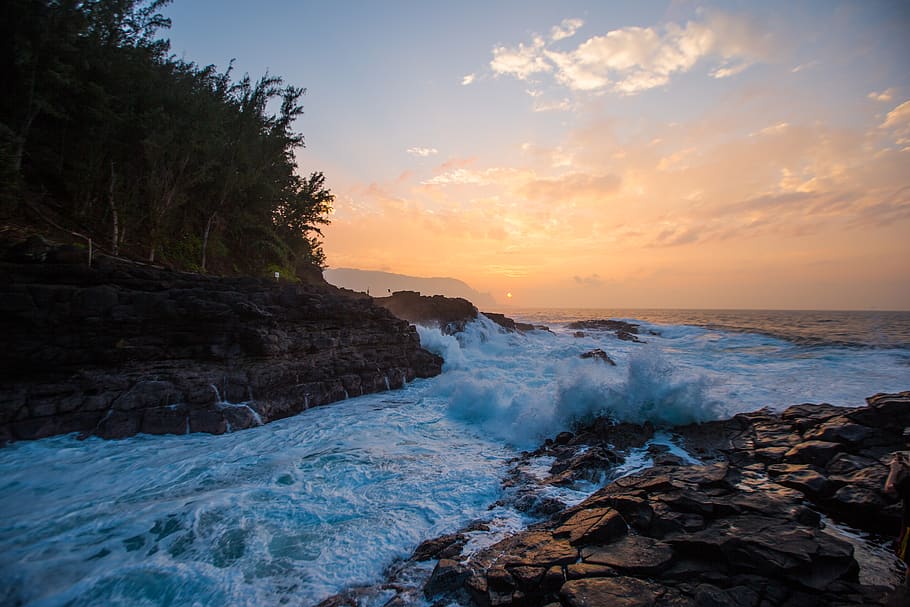 bangos, crashing waves, akmenys, jūros, pakrantės pakrantėje, saulėlydis, papludimys, vandenynas, hawaii, kauai, vanduo, grožis gamtoje, Rokas, vaizdai - gamta, roko objektas, judėjimas, dangus, kietas, banga, pobūdį, naršymas, vandens sportas, žemės, Sportas, horizontas virš vandens, lauke, galia gamtoje, uolų pakrantė, tekantis vanduo, laužymas, 5K