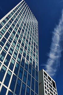 arkitektur, skyskraber, perspektiv, høj, top, struktur, futuristisk, moderne, facade, bygning, himmel, kontorbygning, by-, glasfacader, glasfront, downtown, Bycenter, frankfurt, bygning udvendig, bygget struktur, lav vinkel visning, kontorbygning udvendig, kontor, by, ingen mennesker, høj - høj, glas - materiale, natur, mønster, dag, vindue, sky - himmel, geometrisk form, 5K, CC0, offentligt domæne, royaltyfrie