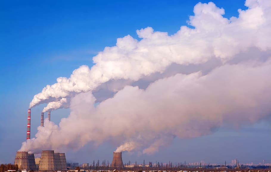 arquitectura, blau, edifici, causant, química, xemeneia, núvols, empresa, corporatiu, perill, brut, pols, terra, ecologia, electricitat, energia, medi ambient, ambiental, esgotador, teixit, fàbrica, combustible, gas, global, calor, pesat, industrial, indústria, llum, màquina, oli, canonada, planta, verí, Pol · lució, poder, producció, sever, cel, smog, fum, acer, estructura, tècnic, tòxics, escalfament, malbaratament, treballar, fum - estructura física, qüestions ambientals, exterior de l'edifici, pila de fums, emetent, núvol - cel, estructura construïda, fums, naturalesa, contaminació de l'aire, ecosistema, cap gent, a l'aire lliure, atmosfèric, districte industrial, 4K
