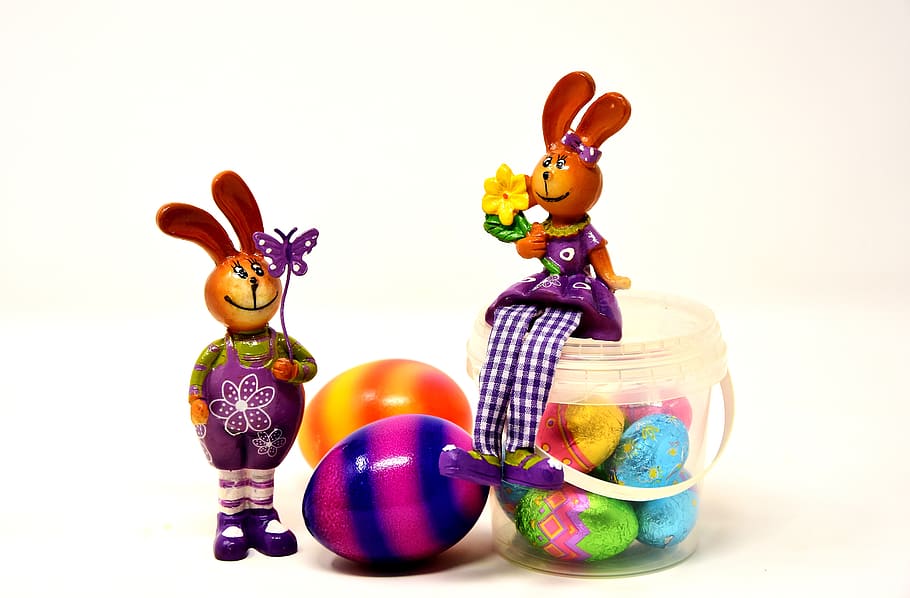 Pasqua, conill de Pasqua, parell, primavera, decoració de pasqua, figura, targeta de felicitació, ous de Pasqua, Feliç Pasqua, bonic, figures de Pasqua, colorit, ou, xifres, decoracions de taula, celebració, festa, ou de Pasqua, figureta, art i artesania, representació, multicolor, animal, tir de l'estudi, cap gent, a l'interior, tallar, representació animal, conill - animal, menjar, ornamentat, 5K