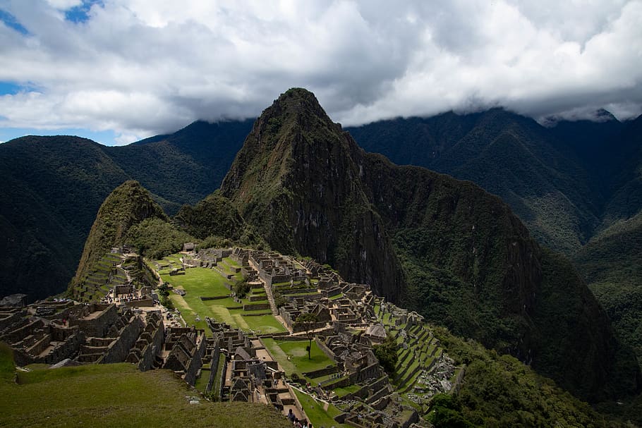 machu picchu, peru, núvols, la llum del dia, medi ambient, herba, inca, paisatge, machu picchu, cim de muntanya, muntanyes, naturalesa, roques, ruïnes, escènic, vista, cel, arbres, núvol - cel, muntanya, antic, civilització antiga, història, el passat, antiga ruïna, arquitectura, escenics - natura, Serra, destinacions de viatge, estructura construïda, turisme, viatjar, arqueologia, escena tranquil·la, bellesa a la natura, dia, a l'aire lliure, cap gent, arruïnat, 5K