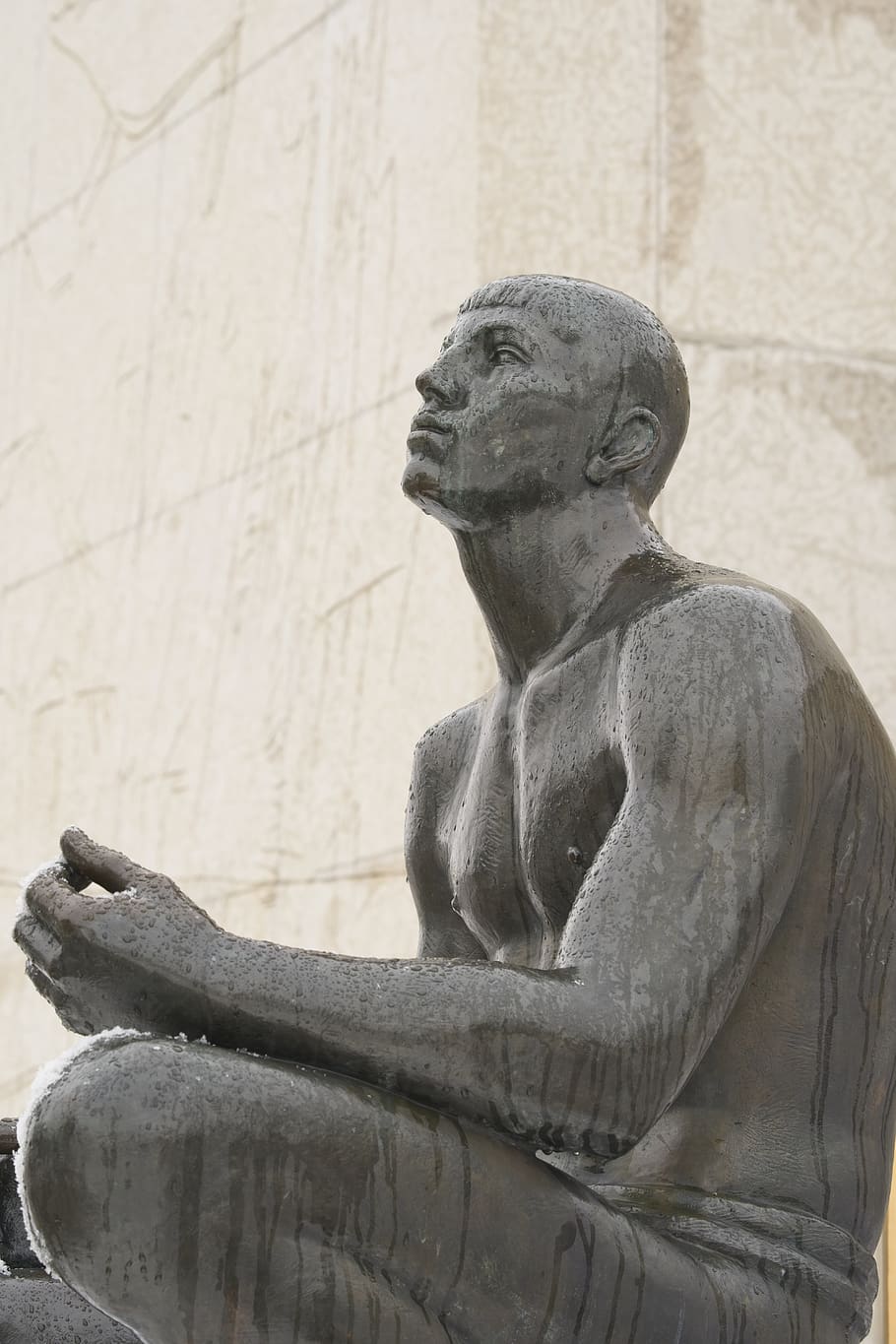 estàtua, aborigen, paret, Canadà, nadiu, escultura, art i artesania, representació, arquitectura, creativitat, representació humana, cap gent, artesania, dia, el passat, història, semblança masculina, estructura construïda, vista d’angle baix, centrar-se en primer pla, funció de construcció de parets, a l'aire lliure, naturalesa, exterior de l'edifici, 5K