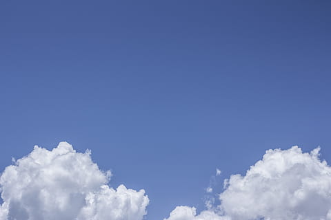Sky, himmel, sky - himmel, cloudscape, baggrunde, blå, hvid farve, kopiere plads, ingen mennesker, atmosfære, fluffy, natur, scenics - natur, skønhed i naturen, dag, idyllisk, miljø, ro, vind, udendørs, meteorologi, blødhed, lyse, abstrakt, ren, 5K, CC0, offentligt domæne, royaltyfrie