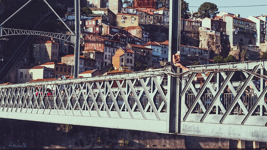 pont, arquitectura, edifici, estructura, ciutat, establiment, infraestructura, estructura construïda, exterior de l'edifici, connexió, pont - estructura feta per l'home, barana, cap gent, transport, dia, riu, aigua, barri residencial, naturalesa, metall, a l'aire lliure, seguretat, pont d’arc, 5K