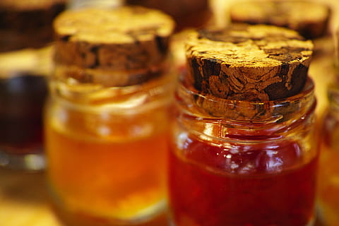 gem, sticla, minuscul, drăguţ, dulce, sezon, natural, sănătos, bomboane, calorii, mic dejun, borcanul, alimente, bucătărie, fruct, transparent, proaspăt, aromă, vitamină, nutriție, mancare si bautura, alcool, gustare, băutură, a închide, recipient, nici o persoana, în interior, selectiv, grup de obiecte, să se concentreze asupra primelor elemente, prospeţime, alegere, pahar de băut, trei obiecte, studio shot, roșu, sticlă, 4K, CC0, domeniu public, fără drepturi de autor