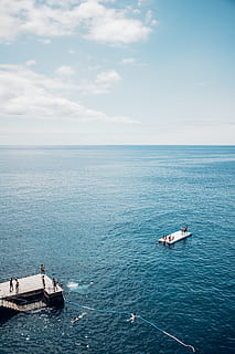 la gente che salta acqua, Portogallo, funchal, mezzi di trasporto, nave, barca, moto d'acqua, dinghy, mare, costa, natura, oceano, all'aperto, acqua, blu, attività ricreative, spiaggia, cielo, nave nautica, modo di trasporto, orizzonte, orizzonte sull'acqua, bellezza nella natura, scenics - natura, nuvola - cielo, giorno, lungomare, nessuno, andare in barca, scena tranquilla, la tranquillità, scena non urbana, peschereccio, ancorato, yacht, 5K, CC0, dominio pubblico, privo di copyright