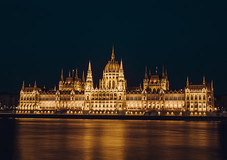 palatul auriu, noapte, arhitectură, iluminat, construită, exteriorul clădirii, guvern, oraș, destinații de călătorie, apă, nici o persoana, cer, râu, călătorie, politică și guvernare, malul mării, natură, în aer liber, turlă, 4K, CC0, domeniu public, fără drepturi de autor