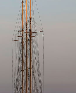 messaggi grigi, cielo, natura, nave nautica, polo, nessuno, barca a vela, albero, cielo sereno, copia spazio, giorno, legno - materiale, acqua, mezzi di trasporto, modo di trasporto, all'aperto, corda, architettura, la tranquillità, bellezza nella natura, sartiame, 4K, CC0, dominio pubblico, privo di copyright