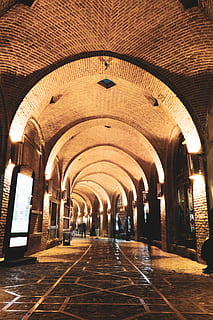 ich rannte, Qazvin, Basar, Bogen, die Architektur, drinnen, gebaute Struktur, der Weg nach vorn, abnehmende Perspektive, keine Leute, Richtung, in einer Reihe, Arkade, Decke, Tag, Gebäude, architektonische Säule, Lichtanlage, beleuchtet, Wiederholung, leeren, Gang, Bodenbelag, gewölbt, 5K, CC0, gemeinfrei, lizenzfrei