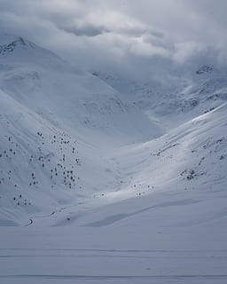bjerge, dækket, sne, alpine, kold, landskab, bjerg, naturskøn, vinter, scenics - natur, kold temperatur, skønhed i naturen, miljø, rolig scene, ro, ingen mennesker, ikke-urbane scene, hvid farve, dag, natur, himmel, sky - himmel, dækker, udendørs, snedækket bjerg, 2K, CC0, offentligt domæne, royaltyfrie