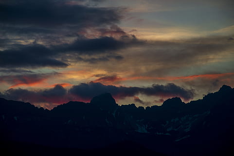 grå, skyer, orange, solnedgang, Sky, himmel, solopgang, landskab, storm, træ, silhuet, udendørs, natur, mørk, nat, aften, blodig himmel, bjerg, sky - himmel, scenics, skønhed i naturen, cloudscape, skumring, bjergtop, daggry, Asien, bjergkæde, bakke, solopgang - daggry, morgen, sommer, baggrunde, rejse, blå, sol, rød, sollys, lys - naturligt fænomen, Thailand, dramatisk himmel, vejr, orange farve, Skov, multi farvet, gul, 5K, CC0, offentligt domæne, royaltyfrie