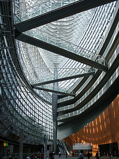 personnes, permanent, à l'intérieur, bâtiment, architecture, pont, plafond, chuo-ku, conception, futuriste, verre, salle, intérieur, Japon, lumière, tir faible angle, moderne, la perspective, réflexion, ombre, gratte ciel, acier, tokyo, forum international de tokyo, Urbain, Yuraku-cho, structure construite, faible angle de vue, modèle, verre - matériel, personne, journée, caractéristique architecturale, Destinations de voyage, métal, ville, Voyage, toit, transparent, lucarne, architecture et art, 2K, CC0, domaine public, libre de droits
