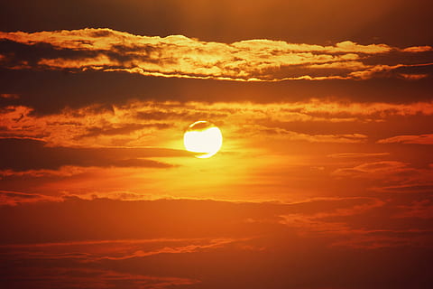coucher de soleil, rétro-éclairé, brillant, nuage, des nuages, Couleur, Aube, dramatique, soir, soleil couchant, or, soleil d'Or, paradis, https://www.facebook.com/csphotography001, paysage, lumière, rayon de soleil, Soleil, fleur du soleil, le coucher du soleil, Météo, ciel, beauté dans la nature, nuage - ciel, lumière du soleil, la nature, ciel dramatique, paysages - nature, tranquillité, scène tranquille, environnement, couleur orange, idyllique, personne, cercle, admiration, jaune, humeur atmosphérique, en plein air, fortement éclairé, ciel romantique, 5K, CC0, domaine public, libre de droits