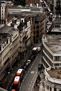 tre røde busser, London, st. Pauls domkirke, Det Forenede Kongerige, by, landskab, natur, udendørs, luftfoto, bygning, by-, gade, downtown, asfalt, boliger, motor, maskine, arkitektur, bygning udvendig, bygget struktur, transportmidler, transportform, høj vinkel visning, land køretøj, vej, motor køretøj, bil, dag, tilfældige mennesker, boligområde, tag, Trafik, 5K, CC0, offentligt domæne, royaltyfrie