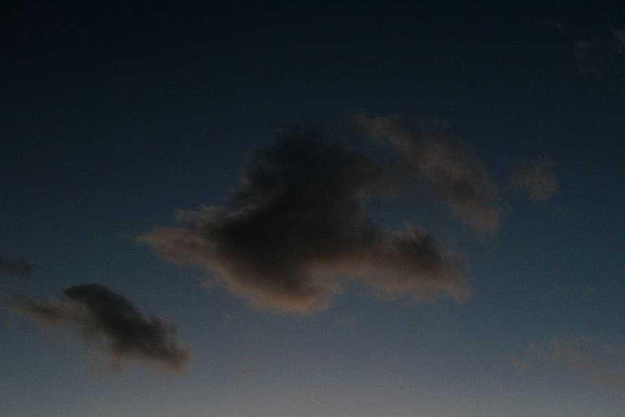 foto, núvols, alba, cloudscape, fosc, medi ambient, naturalesa, cel, núvol - cel, cap gent, nit, bellesa a la natura, tranquil·litat, escenics - natura, espai, blau, a l'aire lliure, escena tranquil·la, còpia espai, vista d’angle baix, moviment, posta de sol, fons, lluna, vespre, resum, Wispy, 4K