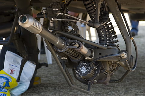 apache, helikopter, fighter, maskineri, teknologi, udstyr, industri, metal, transportmidler, fokus på forgrunden, transportform, ingen mennesker, fabrik, produktionsudstyr, tæt på, hjul, maskindel, indendørs, dag, gear, land køretøj, tekstil, 2K, CC0, offentligt domæne, royaltyfrie