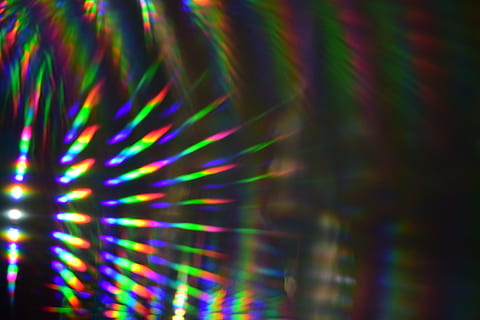 Spektrum, Regenbogen, Beugung, mehrfarbig, beleuchtet, Licht - natürliches Phänomen, abstrakt, Muster, glühend, Langzeitbelichtung, keine Leute, drinnen, Lichtanlage, Hintergründe, Technologie, Bewegung, Nacht-, Vollbild, selektiver Fokus, elektrisches Licht, Geschwindigkeit, Unscharf gestellt, Licht, Komplexität, Glasfaser, schwarzer Hintergrund, 5K, CC0, gemeinfrei, lizenzfrei